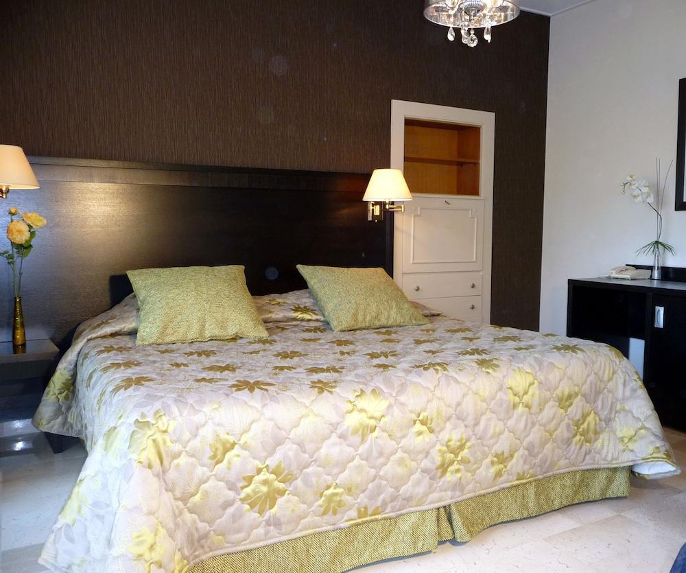 Hotel Diana Vence Bagian luar foto